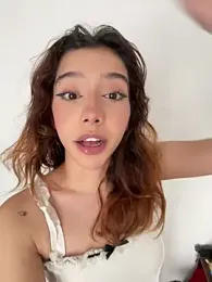 MiaaCute- webcam model stream image