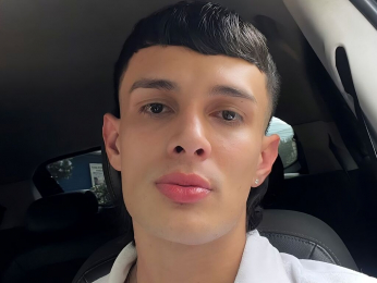 MatthewLewis webcam model stream image