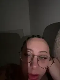 queenlo_xxx webcam model stream image