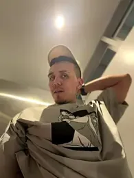 adam-rivera webcam stripchat model stream image