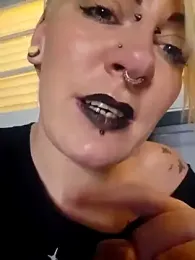 PinkTheHawk webcam model stream image