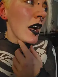 PinkTheHawk webcam model stream image