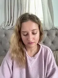 MileySummer webcam model stream image