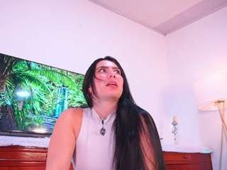 lara-giraldo webcam model stream image