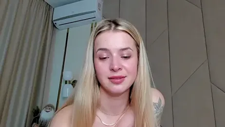 Touch_me webcam stripchat model stream image