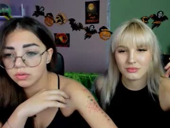 luna_blooming webcam model stream image