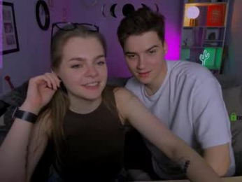 luna_blooming webcam model stream image