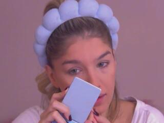 Ova Parlow webcam model stream image