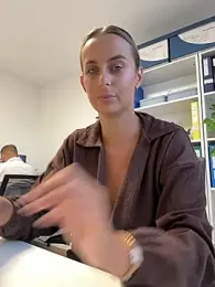 Hii_Lolla webcam stripchat model stream image