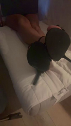 Shynesse webcam model stream image