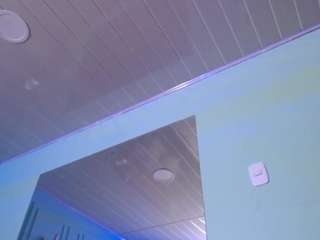 layna-cold webcam model stream image