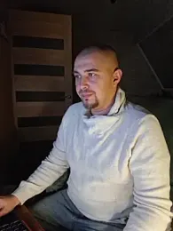 Foxyshaved webcam model stream image