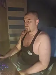 Foxyshaved webcam stripchat model stream image