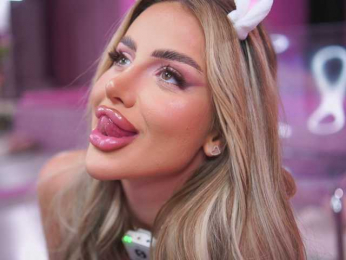 AshleysinnX webcam model stream image