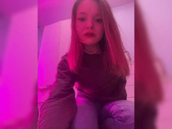 AliciaTroupe webcam model stream image