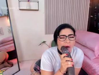 aura_moon webcam model stream image