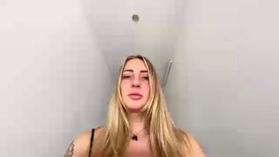 dollshorny webcam model stream image