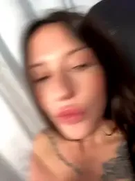 BellaGiaxx webcam model stream image