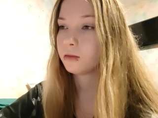 arianguyen webcam model stream image