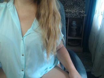 Reenaa webcam model stream image
