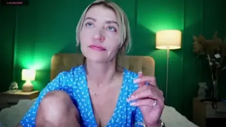 ZoeGrant webcam model stream image