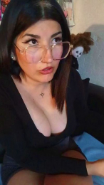 DolceNazz webcam model stream image