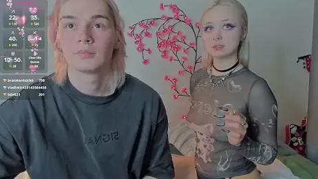 SweetheartsFriends webcam model stream image