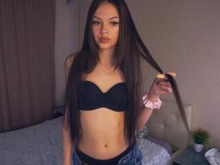 Malinda Hurni webcam model stream image