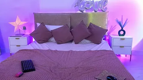 Jules_night webcam model stream image