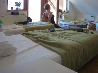voyeurcam-julmodels-bed-2 webcam model stream image
