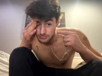 college_packing_8 webcam model stream image