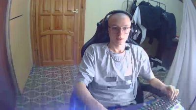 MikkiForus webcam model stream image