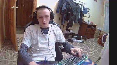 MikkiForus webcam model stream image