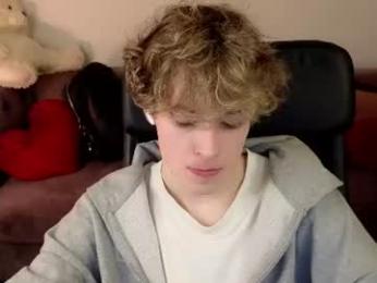 curly_twinkboy webcam model stream image