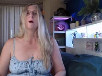 total_aussie_milfs webcam model stream image