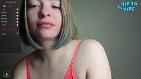 RinaBlondie webcam model stream image