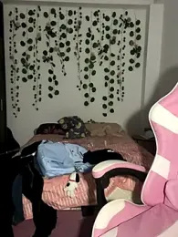 LiLy_kIndly webcam model stream image