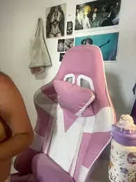 LiLy_kIndly webcam model stream image