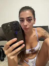 LaraVegas_ webcam model stream image