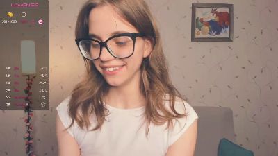 LynneCrust webcam model stream image