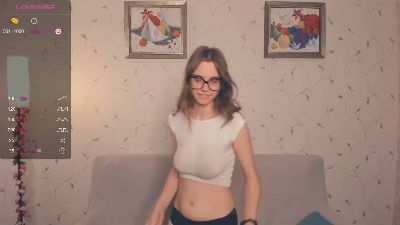 LynneCrust webcam model stream image