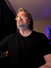 Doherty10 webcam stripchat model stream image