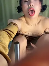 Game_yoyo webcam model stream image