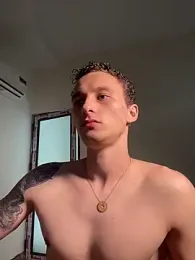 mark_streemm webcam stripchat model stream image