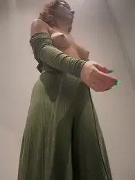 QuitieLia webcam model stream image