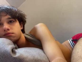 roma_shyguy_ webcam model stream image