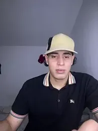 Maximuz1920 webcam model stream image