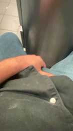 Pierus webcam model stream image