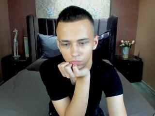 Lucas Kaur webcam model stream image
