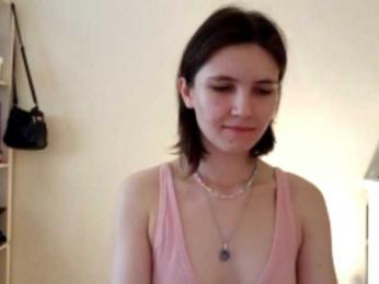 urrMila webcam bongacams model stream image